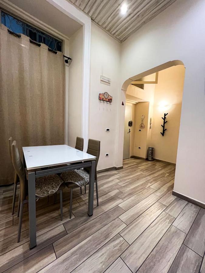 Traversa Toledo, Intero Appartamento Al Plebiscito 나폴리 외부 사진